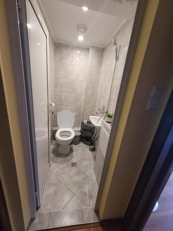 Roma Hostel Varna Bagian luar foto