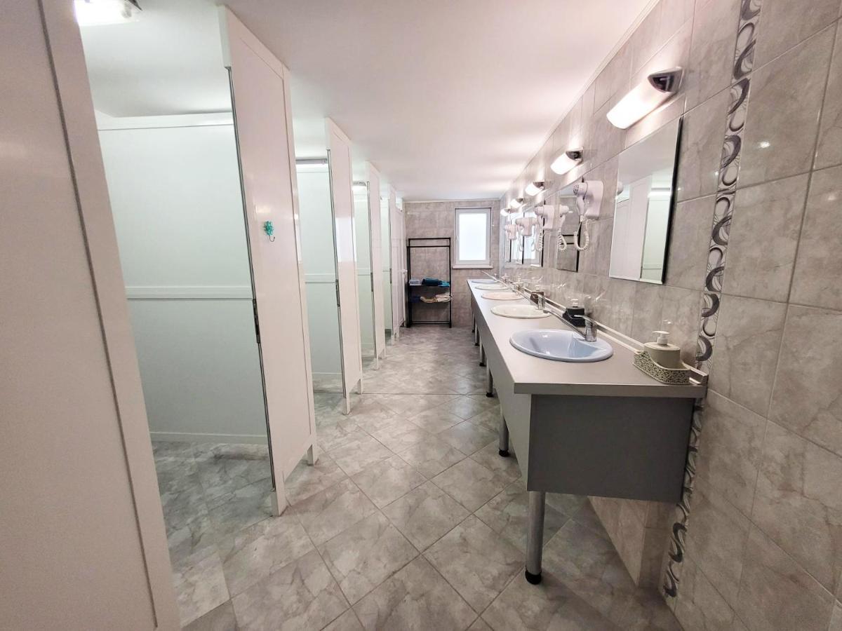 Roma Hostel Varna Bagian luar foto